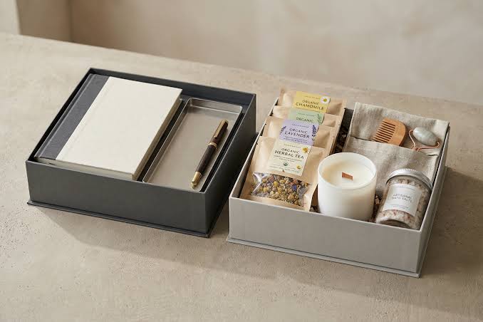 Corporate Hampers for Clients, Employees and Business Partners